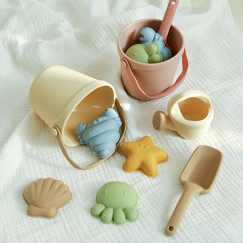 7個入り子供用シリコンビーチトイセット、砂場バケツ、シャベル - Kids Outdoor Storage のレビューと価格