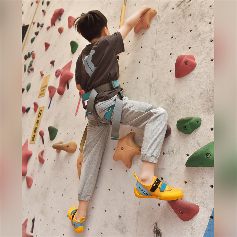男の子と女の子のためのロッククライミングシューズ,屋内と屋外 - Kids Outdoor Climbing のレビューと価格