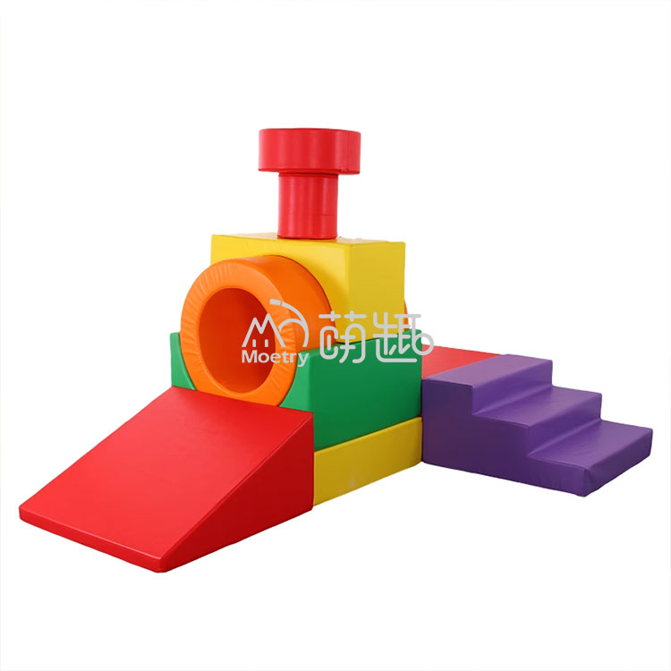 詩の韻を踏む列車型のカラフルなフォームブロック、幼児用屋内外 - Kids Outdoor Playset のレビューと価格