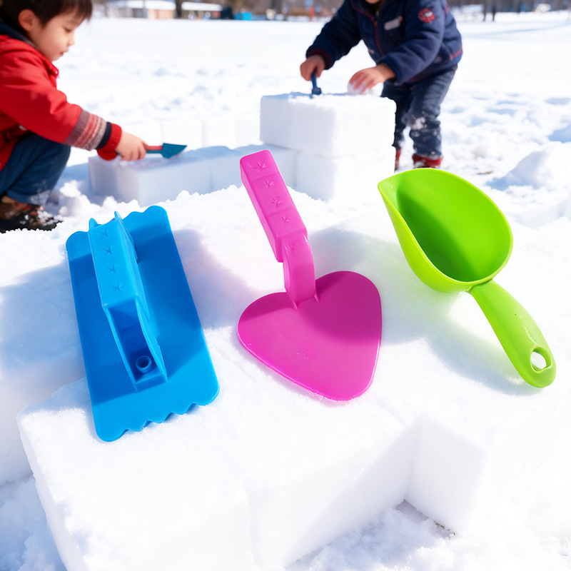 4個入りスノーサンド建設おもちゃセット 砂レンガメーカー型  - Kids Outdoor Playset のレビューと価格